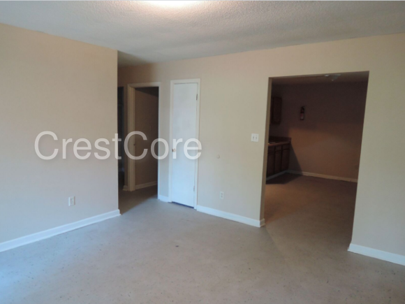 695 Tate Ave - Photo 2 of 11