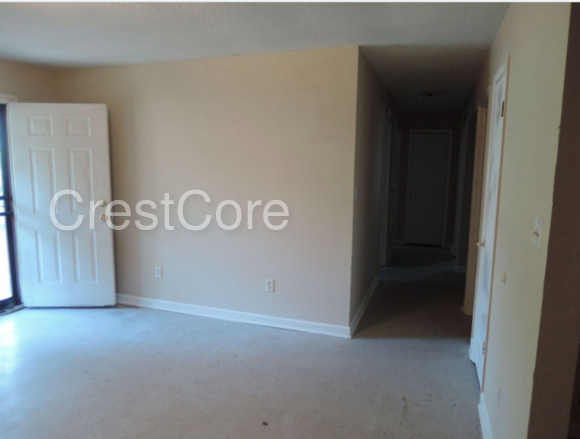 695 Tate Ave - Photo 3 of 11