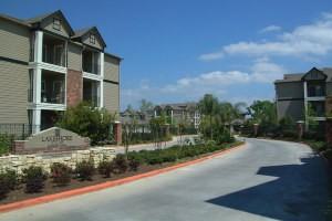 Lakeshore Villas - Photo 3 of 9