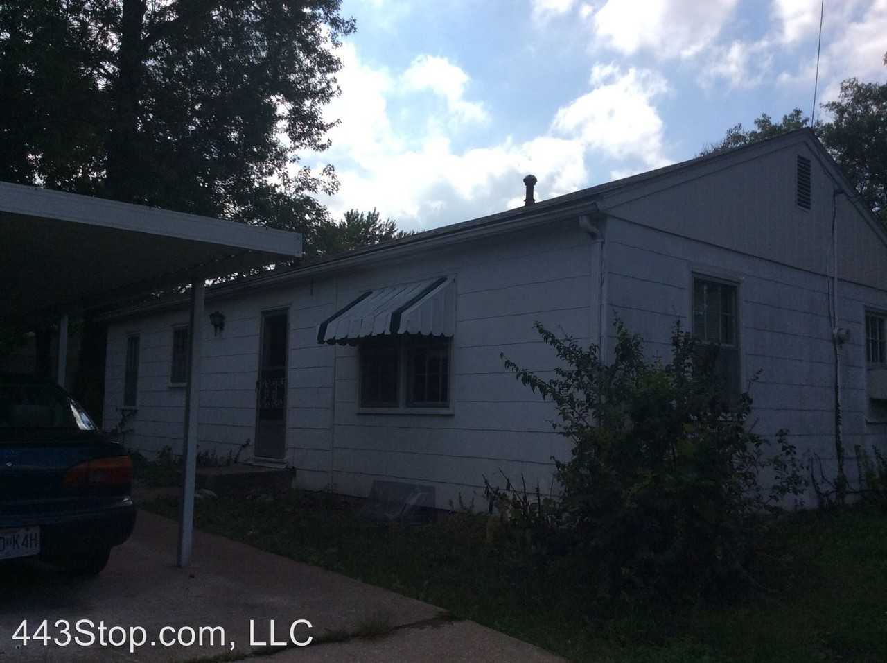 602 Oak St - Photo 2 of 15