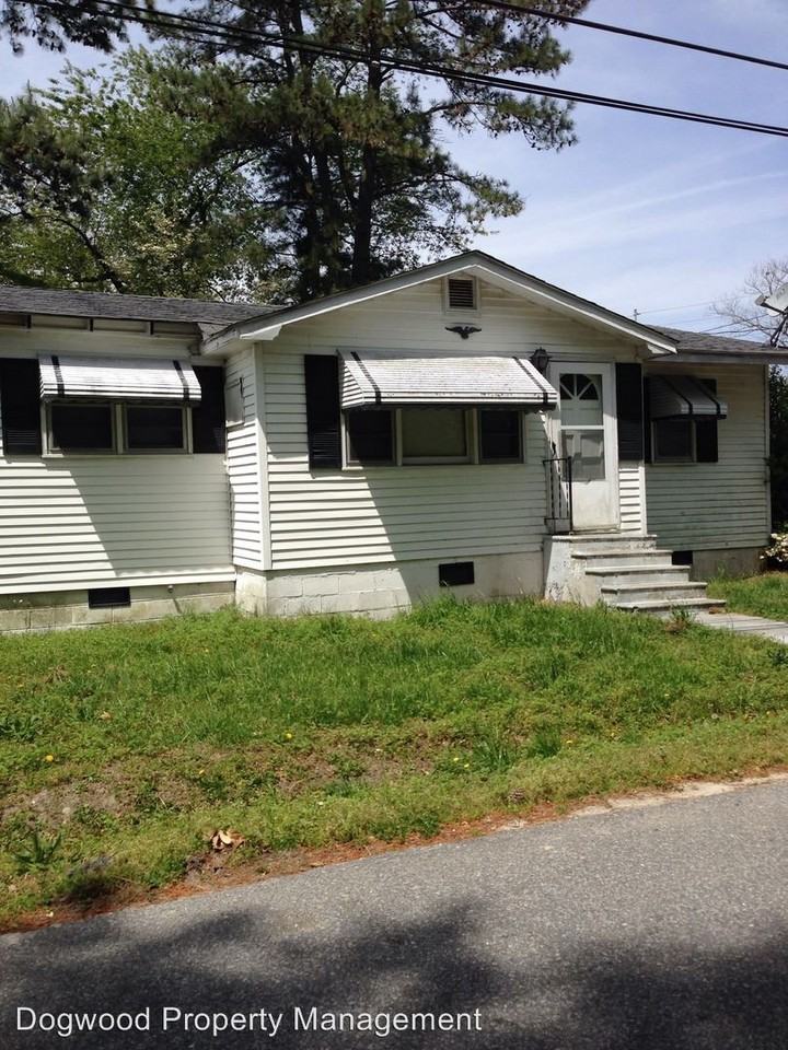 1411 College St - Photo 2 of 4