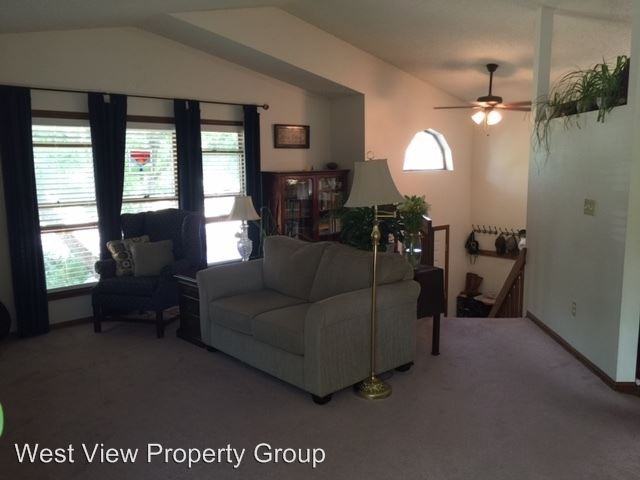 2200 Cedarwood Dr - Photo 2 of 8