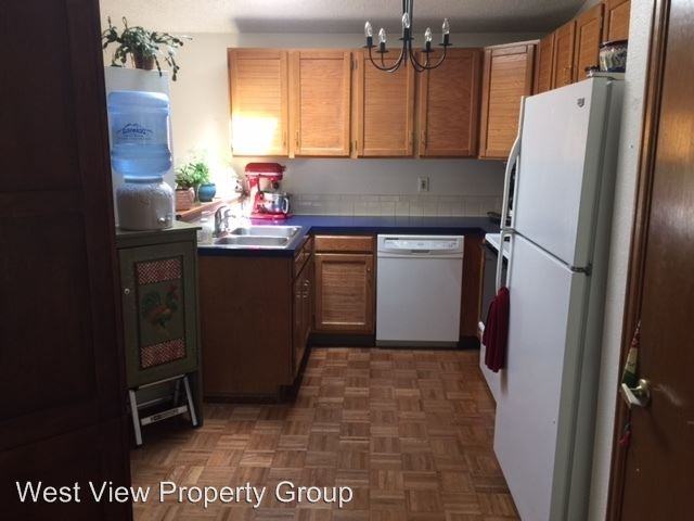 2200 Cedarwood Dr - Photo 3 of 8