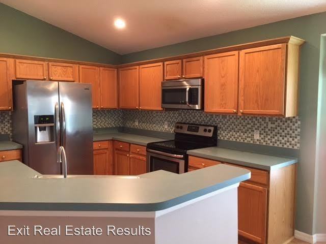 9429 Southern Garden Cir - Photo 2 of 9