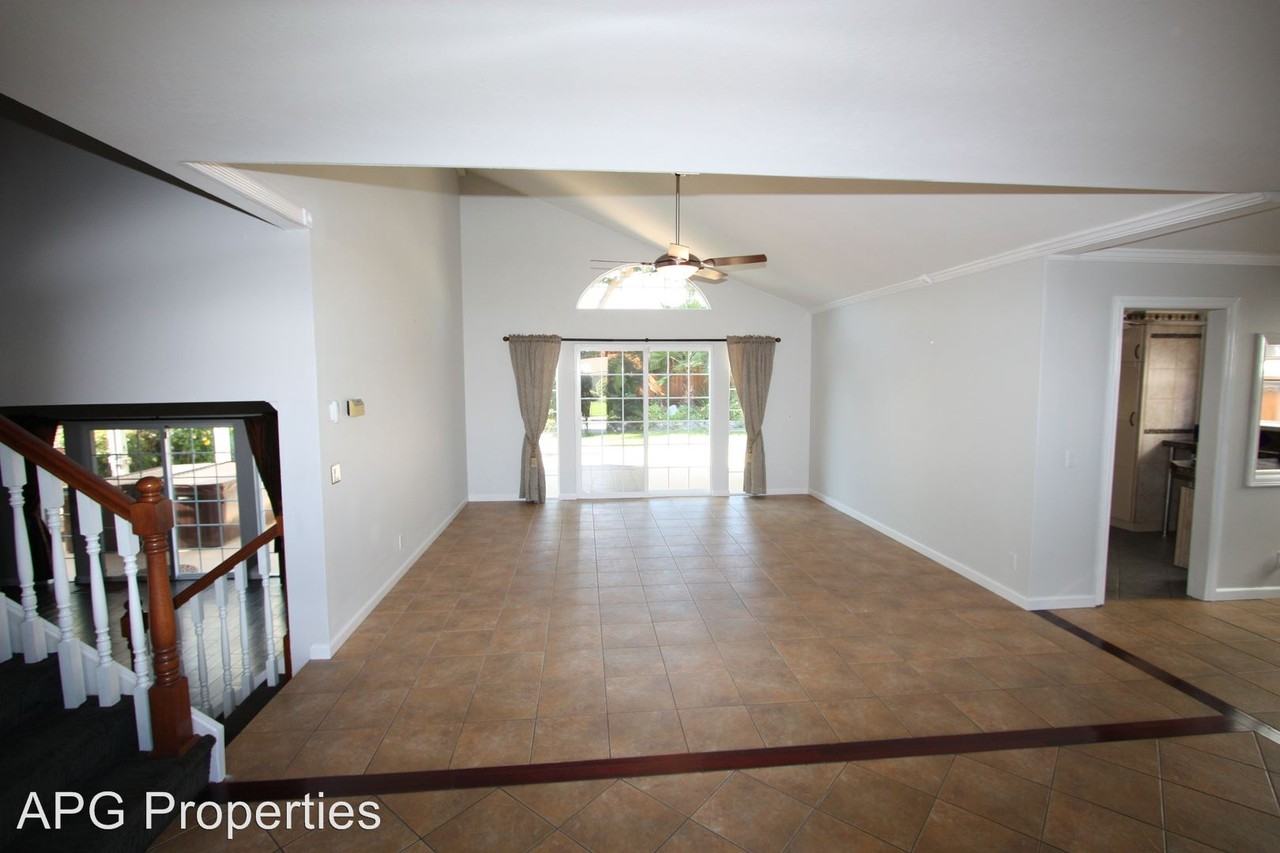 23415 Devonshire Dr - Photo 2 of 13