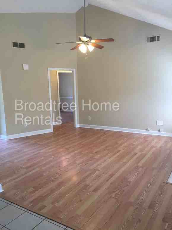 330 E Country Woods Dr - Photo 3 of 11