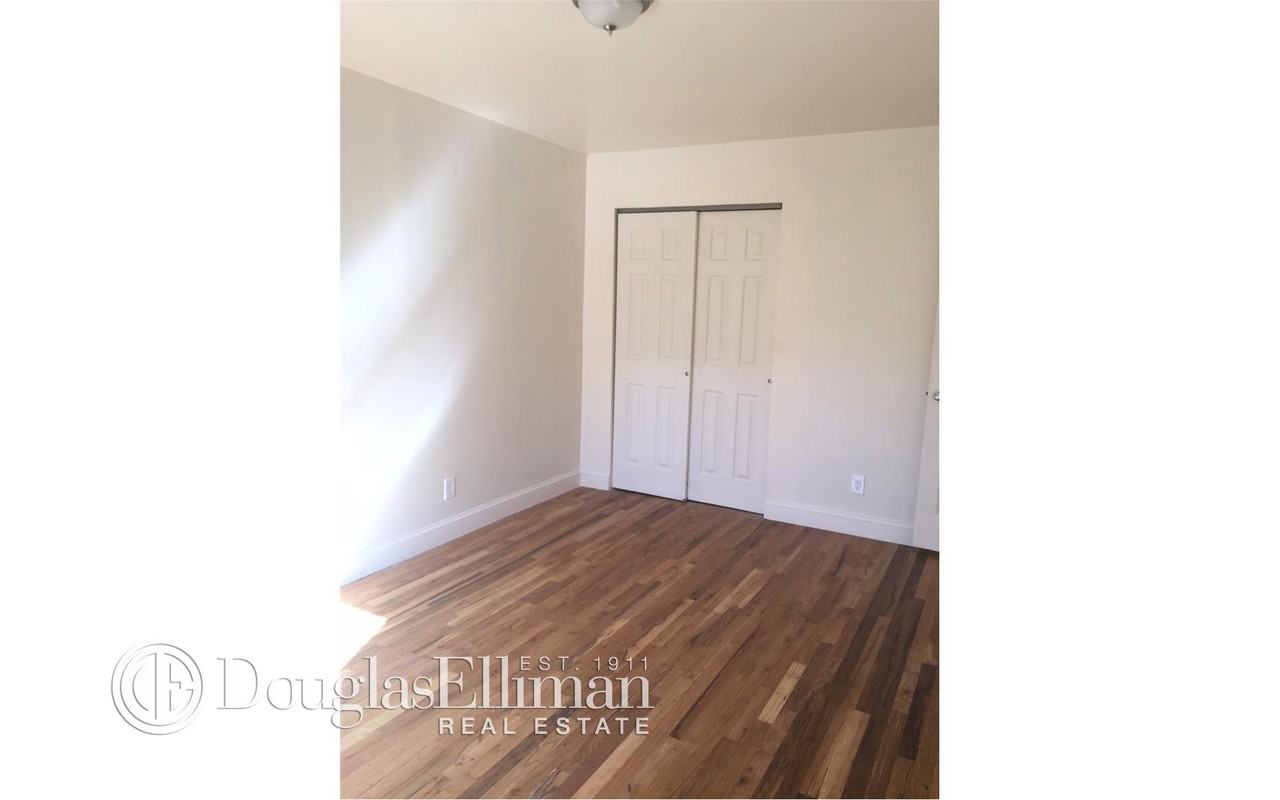 606 Mead St #1 - Photo 3 of 6