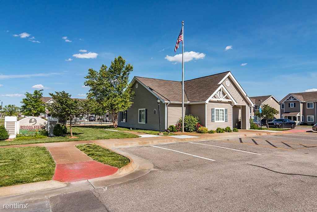 Brookfield Residences Apartments 415 Walters Dr, Manhattan, KS 66502