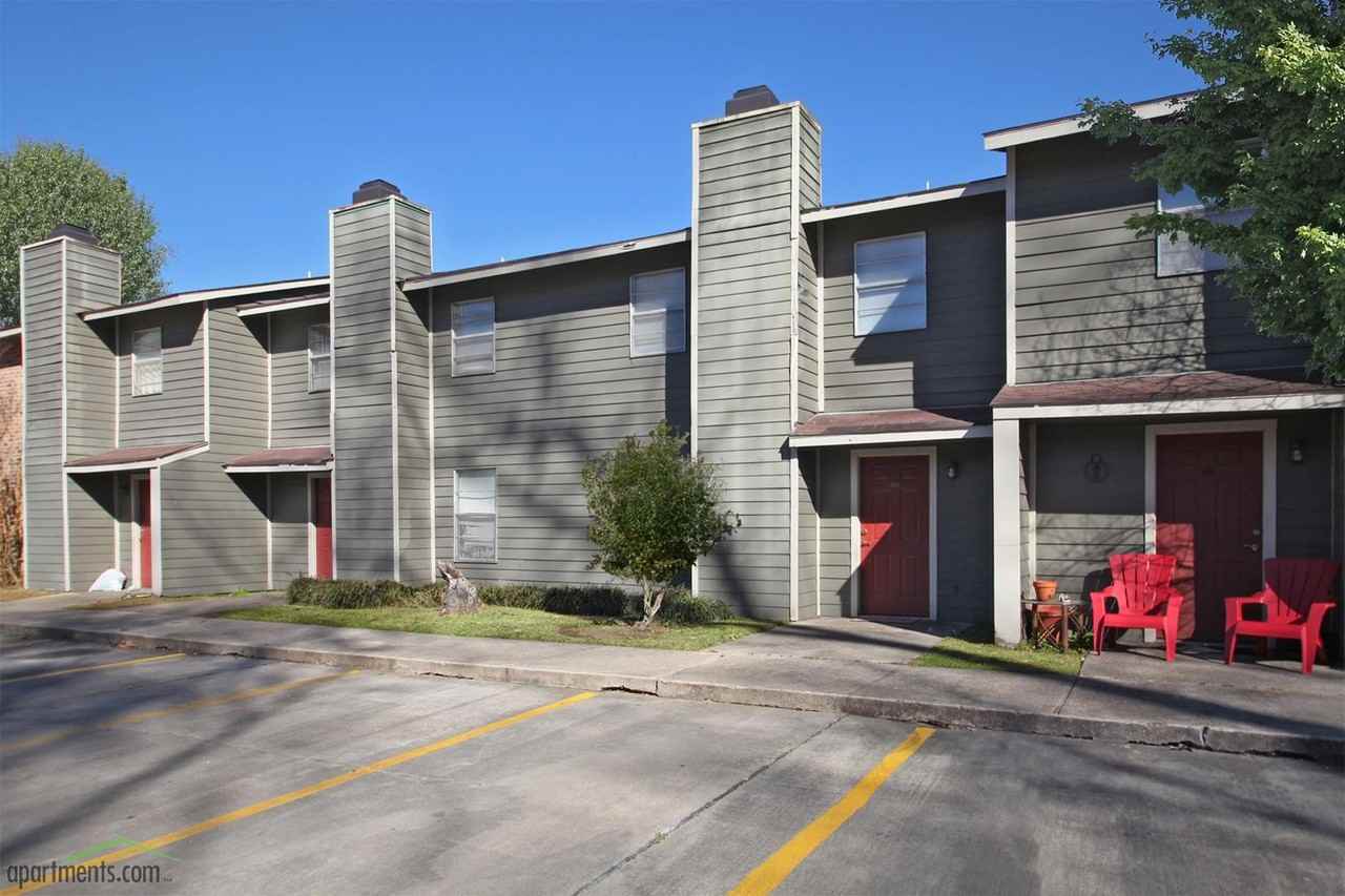 Shenandoah Bend Apartments - Photo 3 of 15