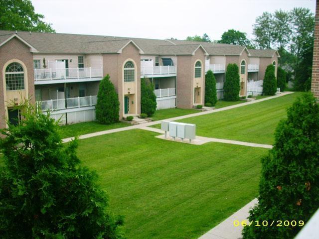 Crystal Terrace Apartments - Photo 3 of 10