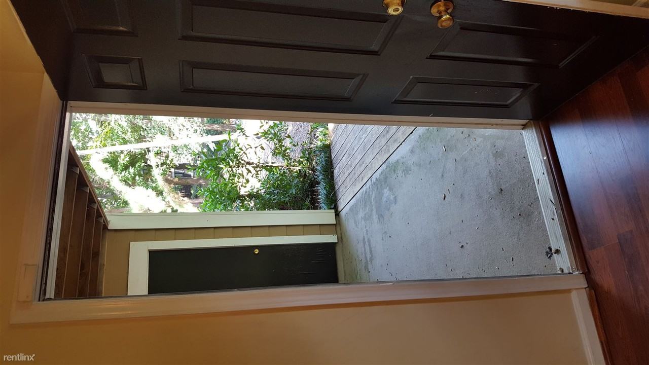 805 Summit N Dr NE - Photo 3 of 20