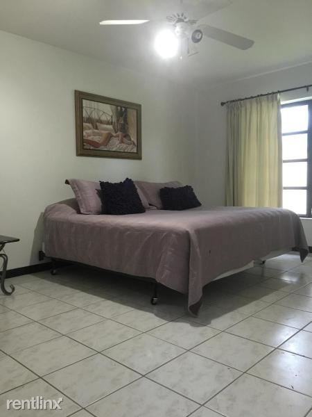 12760 Spinnaker Ln - Photo 3 of 6