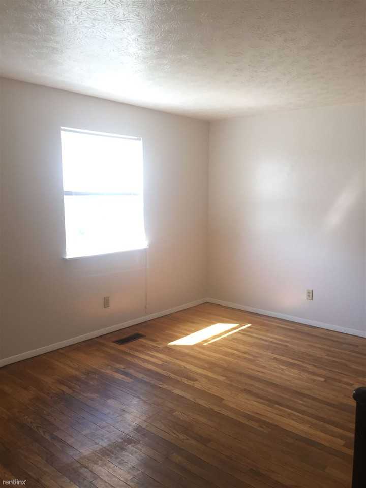 4 Poplar St - Photo 2 of 9