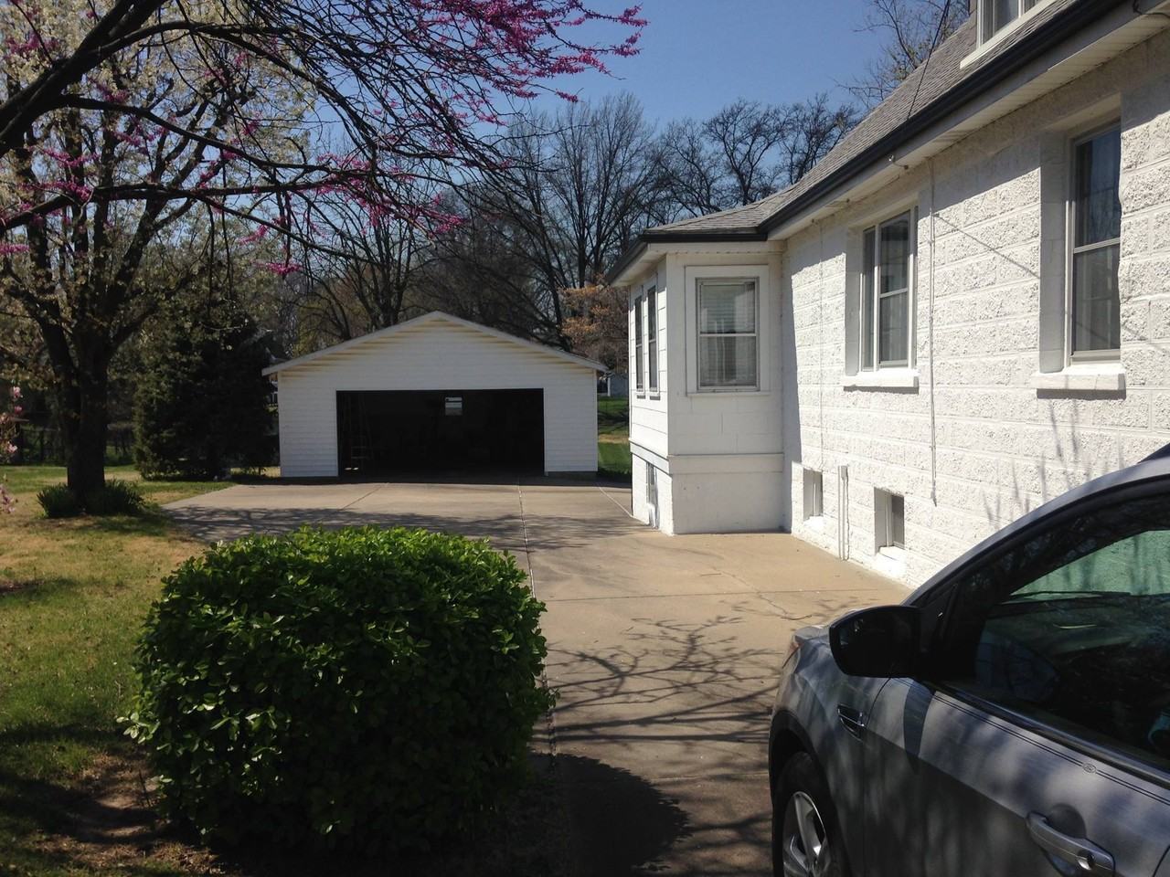 2411 Bristow Ave - Photo 2 of 13