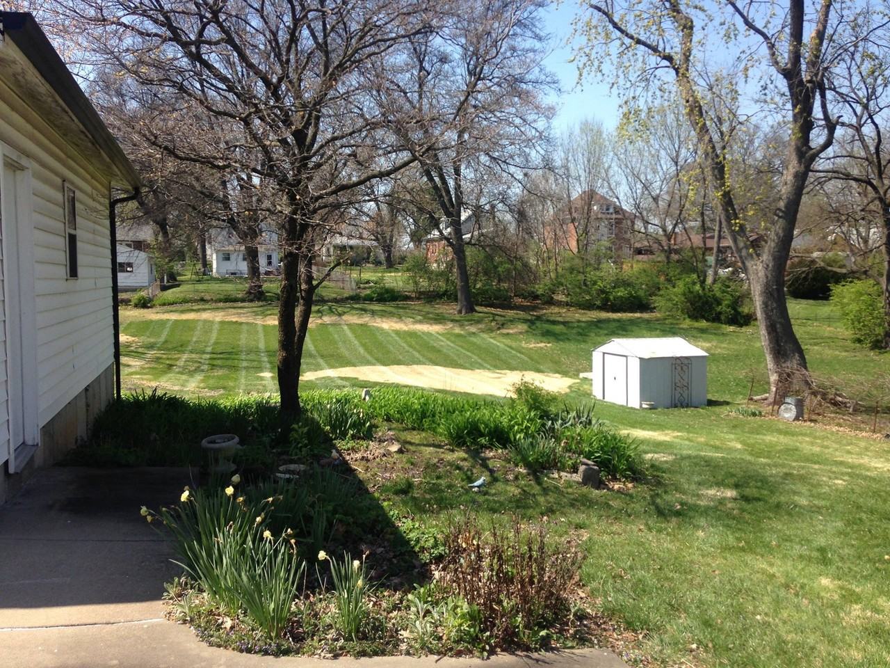 2411 Bristow Ave - Photo 3 of 13