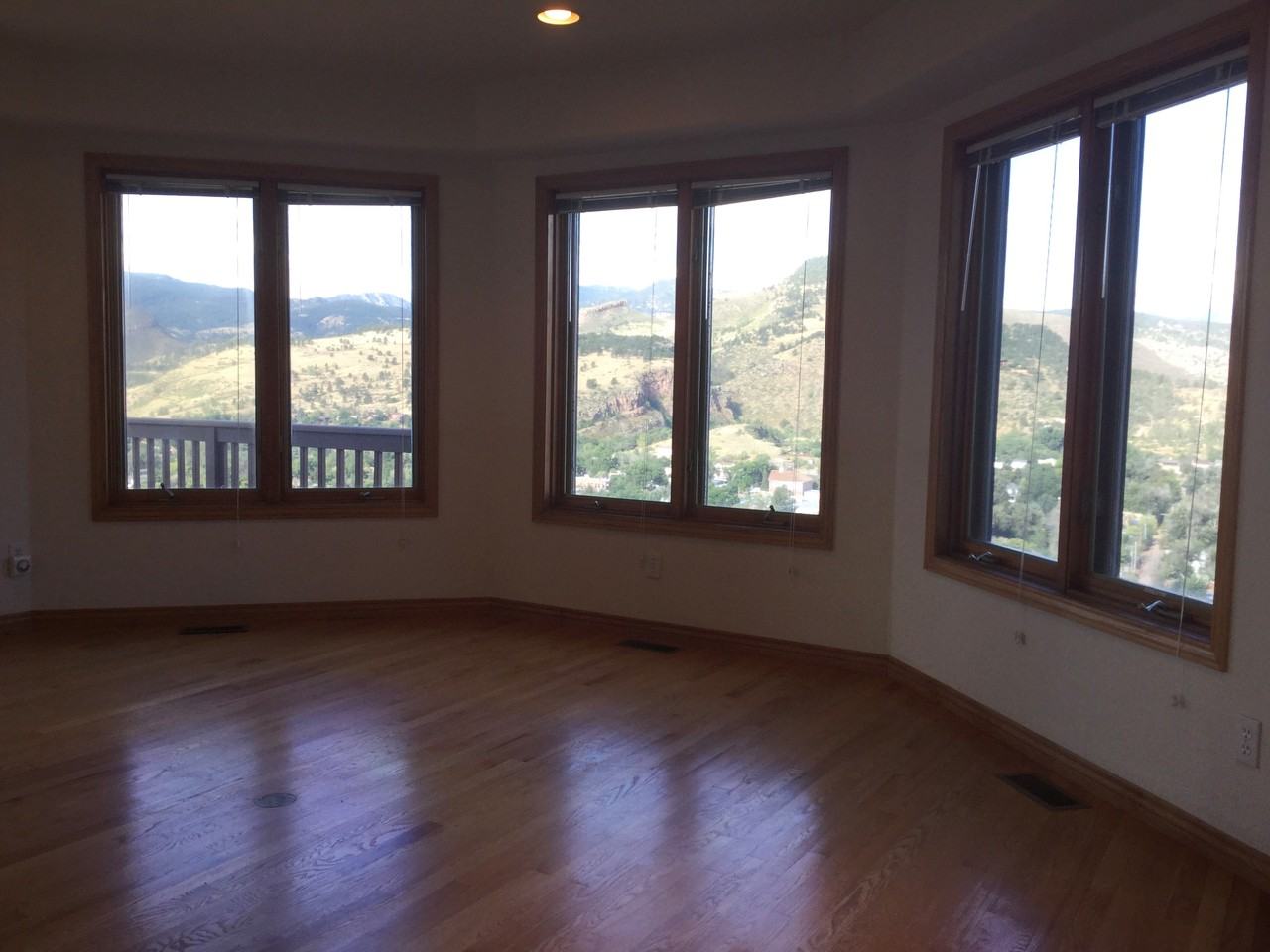 816 Mountain View Dr - Photo 3 of 12