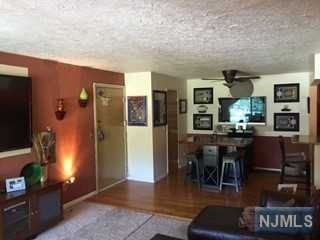 466 Liberty St #302A - Photo 3 of 15