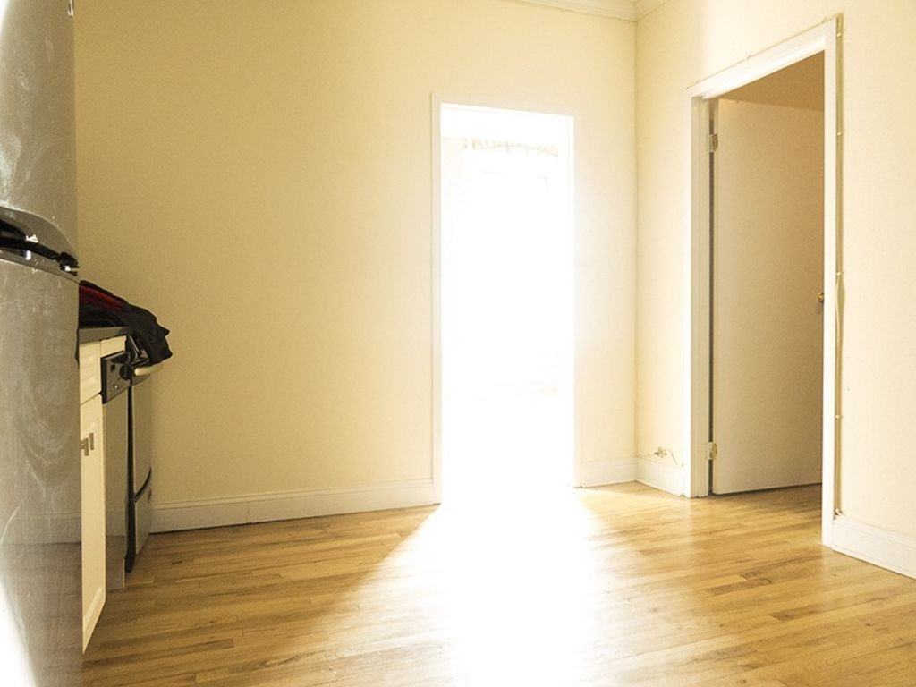 Broadway & Roebling St - Photo 3 of 4