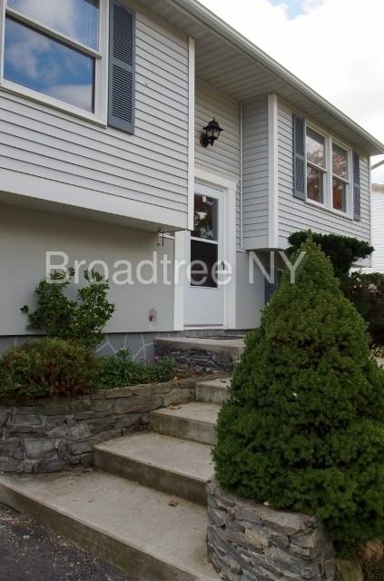 313 Cedar Terrace - Photo 2 of 13