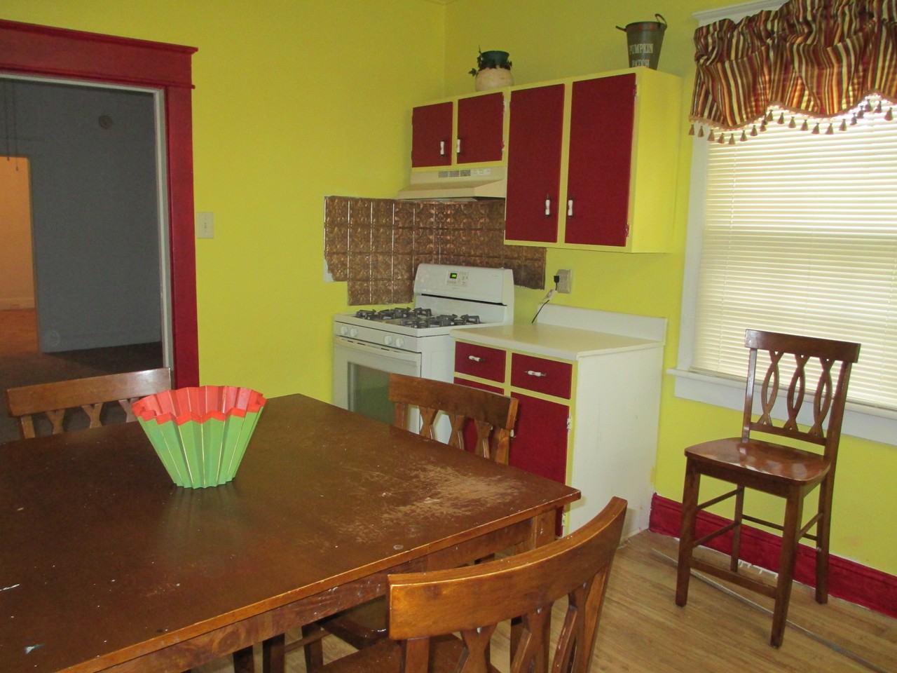 830 Monroe St - Photo 3 of 8