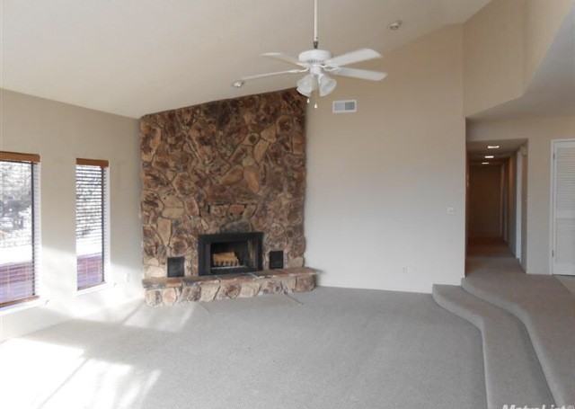 2483 Rippey Rd - Photo 3 of 7