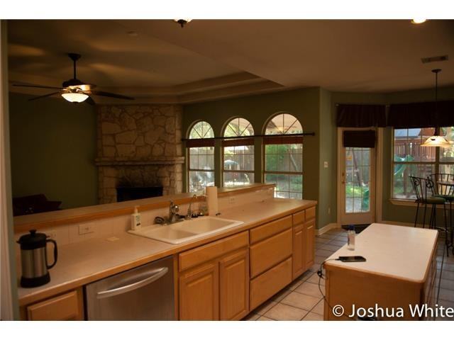 2101 Chaparral Dr - Photo 3 of 7