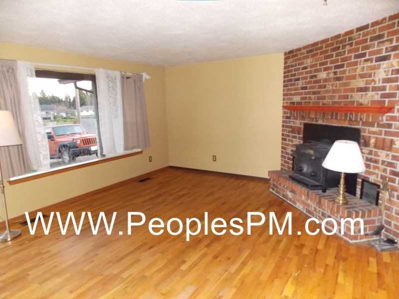 2445 24th St SE - Photo 3 of 8