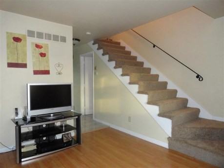 653 Wellington Dr - Photo 3 of 13
