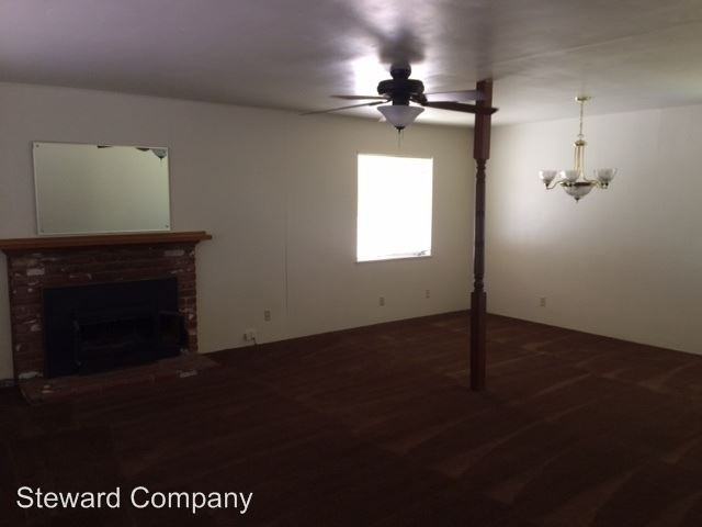 1126 Cypress Ave - Photo 2 of 12
