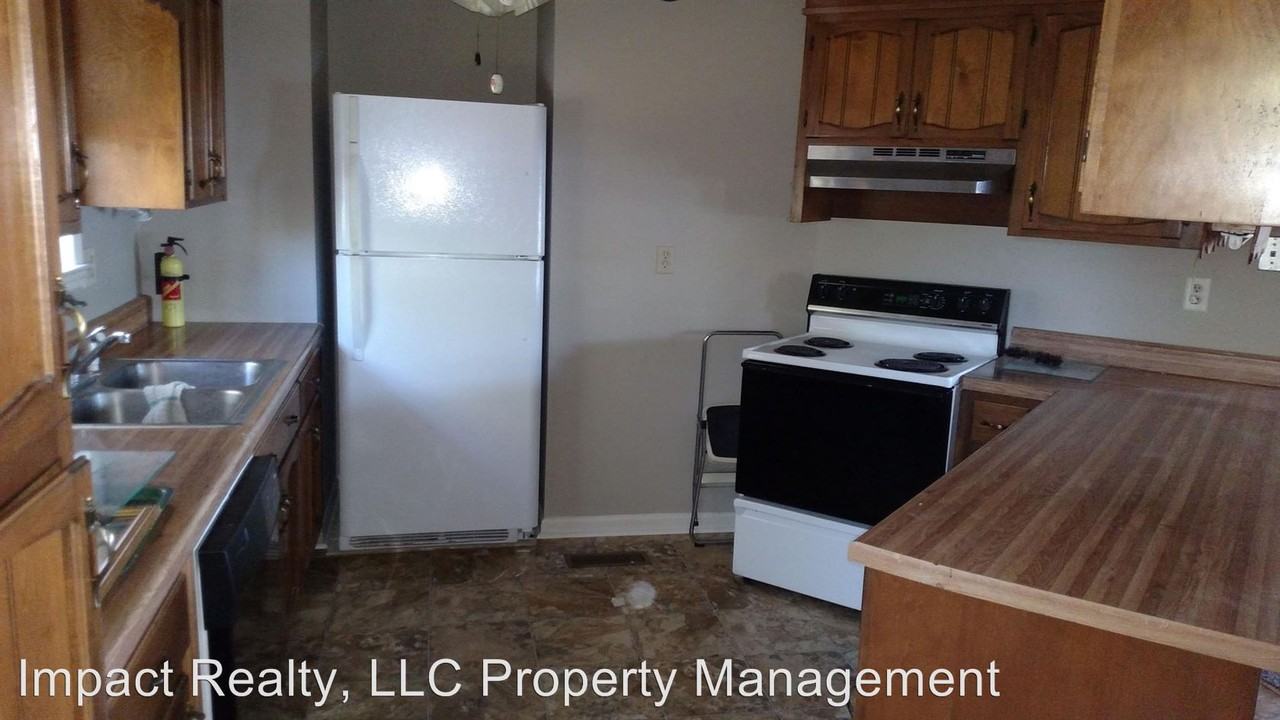 1884 Babe Jackson Dr - Photo 2 of 10