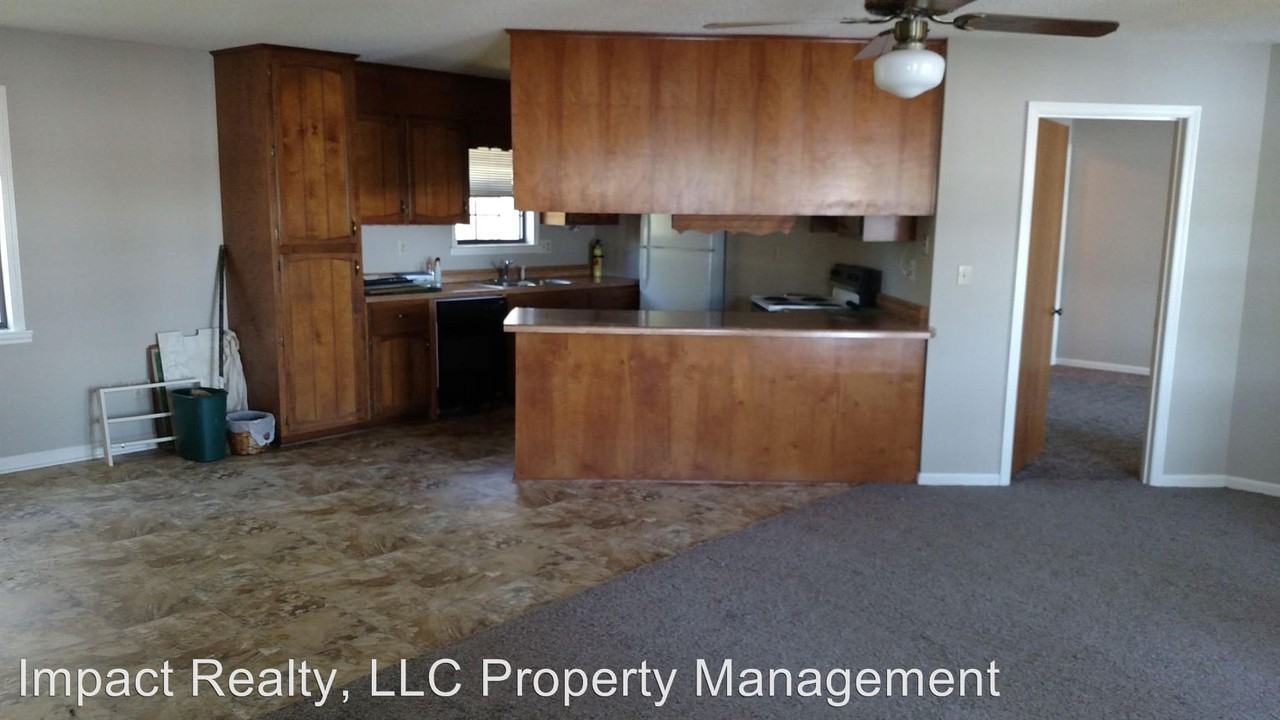 1884 Babe Jackson Dr - Photo 3 of 10