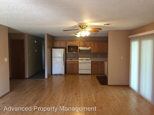 325 Clydesdale Cir - Photo 3 of 15