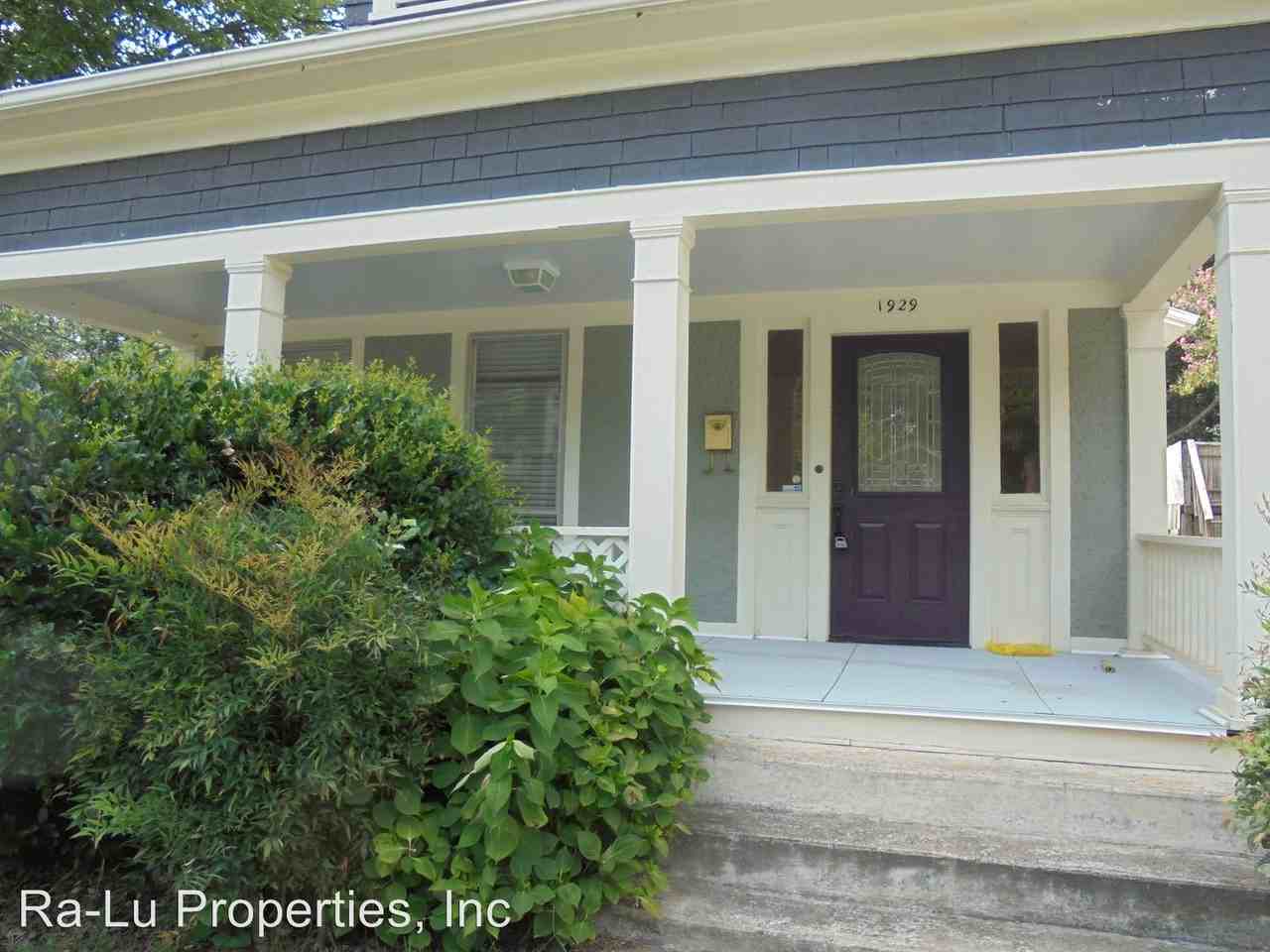 1929 Hinshaw Ave SW - Photo 2 of 17