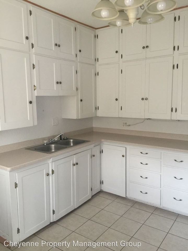 1204 W 31st St - Photo 3 of 7