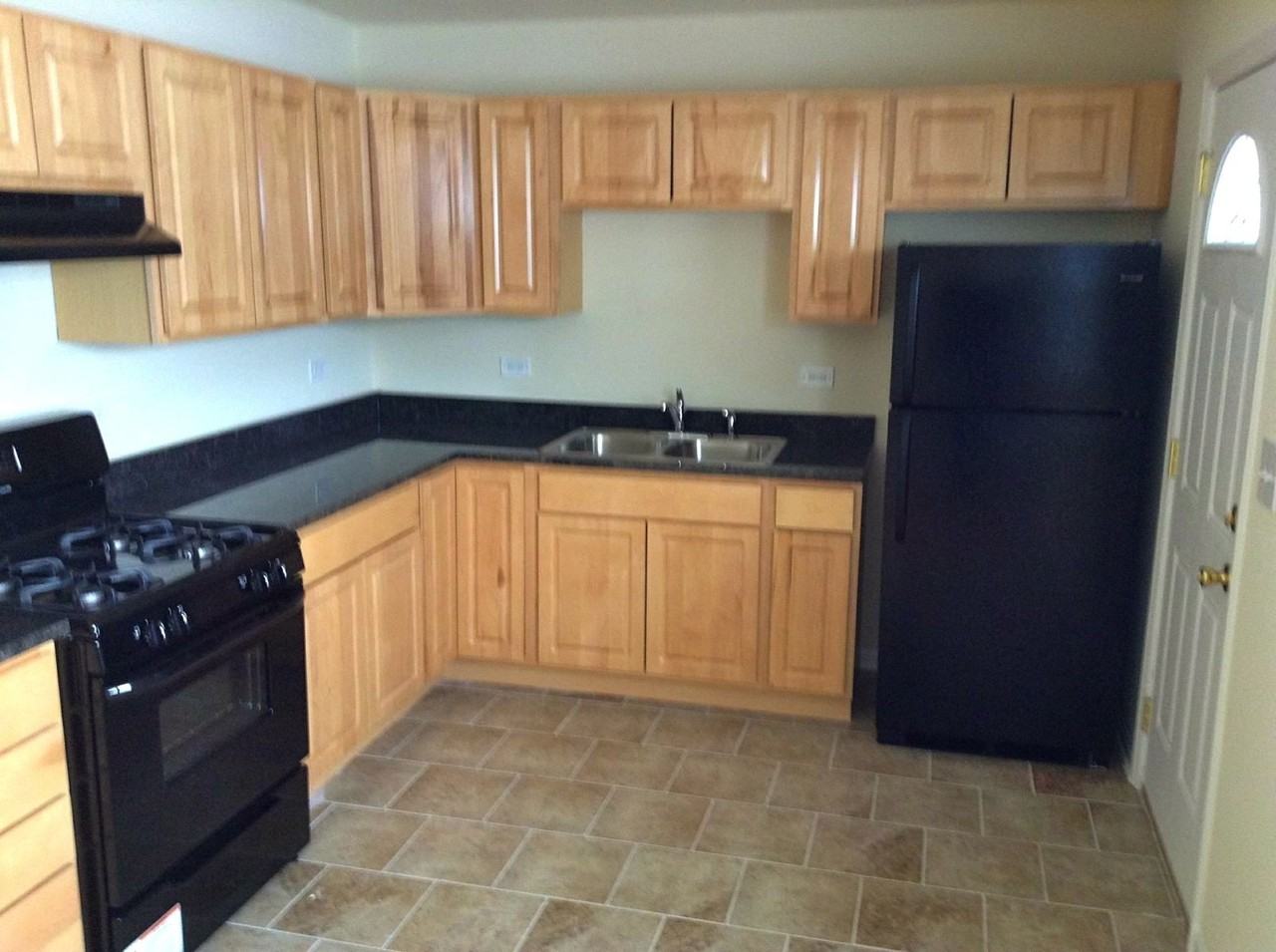 19528 Sycamore St - Photo 2 of 13