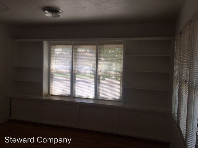 760 Cypress Ave - Photo 2 of 12