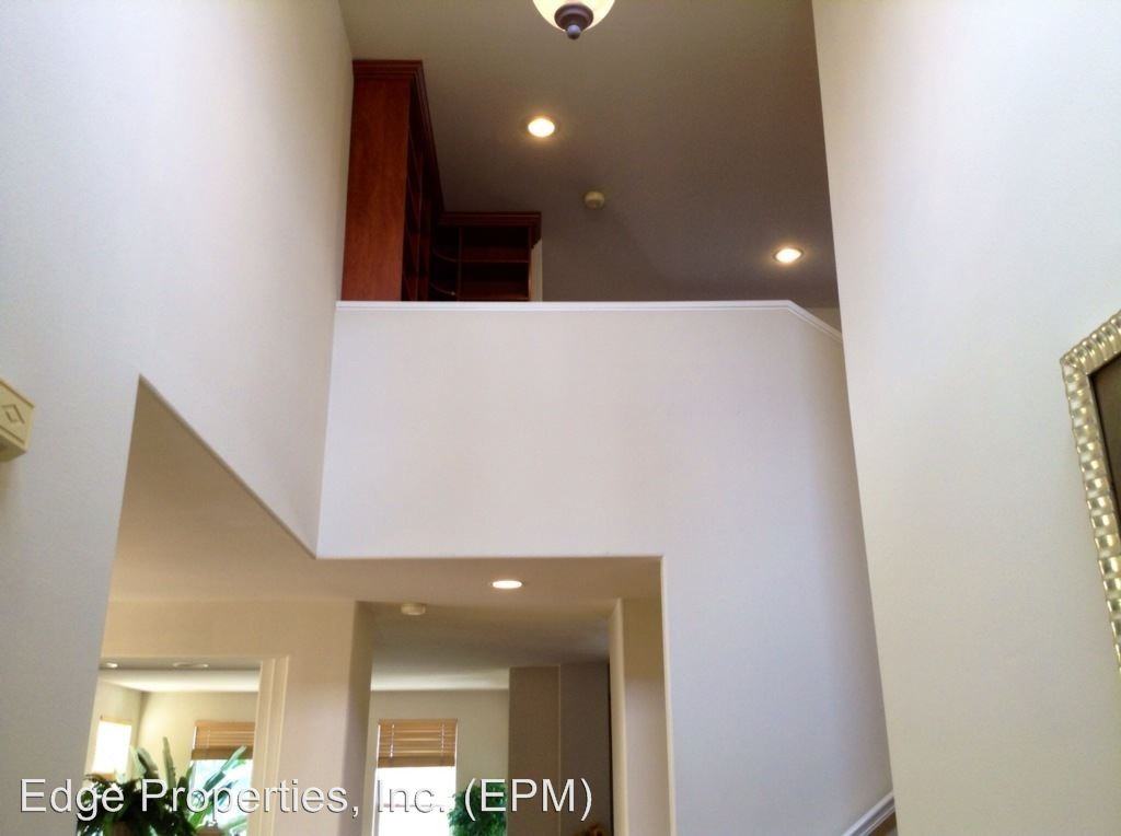 7064 W Belmont Dr - Photo 3 of 30