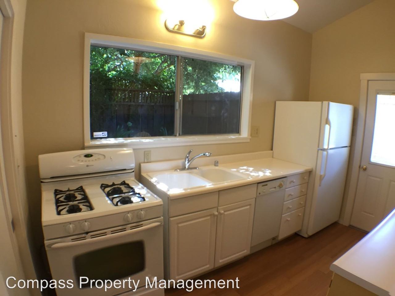 632 Palm Ave - Photo 3 of 9