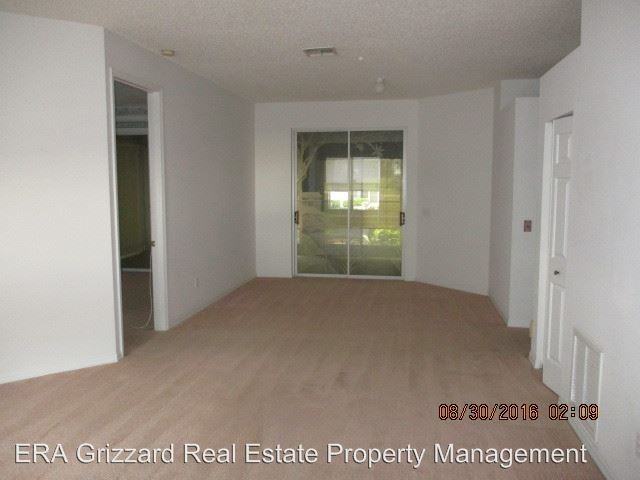 32689 Oak Park Dr - Photo 2 of 13