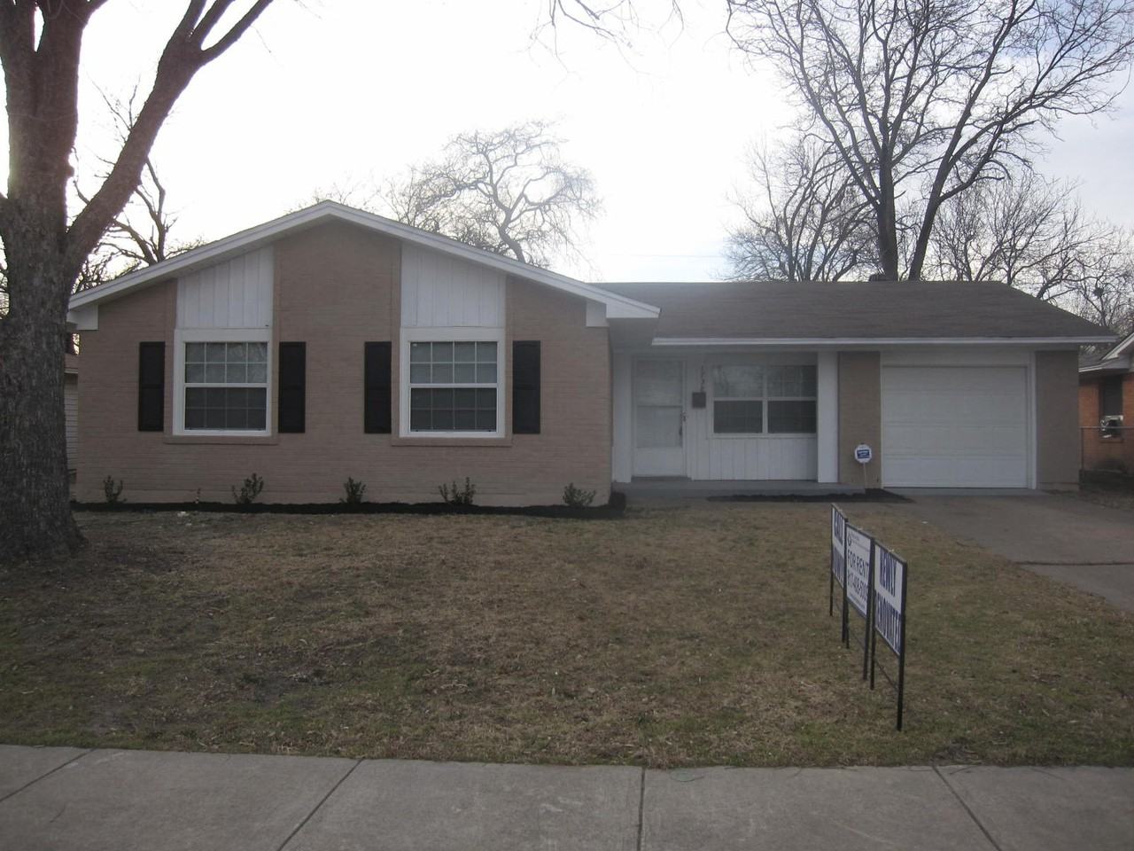 1738 Virginia Dr - Photo 2 of 14