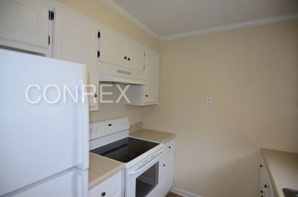 2812 Bennington Dr - Photo 2 of 7