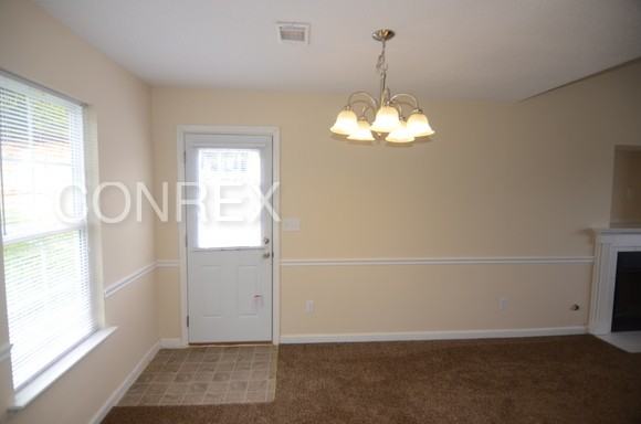 2812 Bennington Dr - Photo 3 of 7