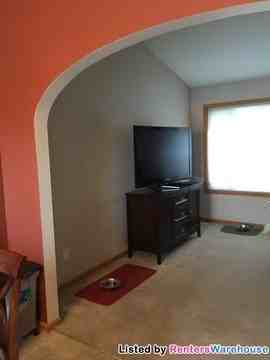 610 8th St NW - Photo 3 of 18