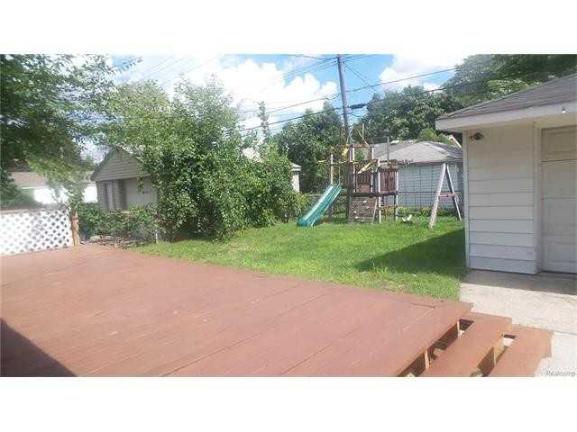 1537 Linden St - Photo 2 of 3