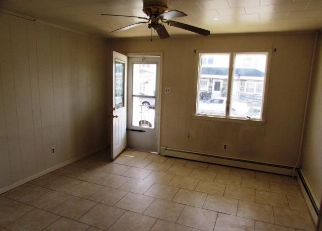 139 Pettebone St - Photo 2 of 8