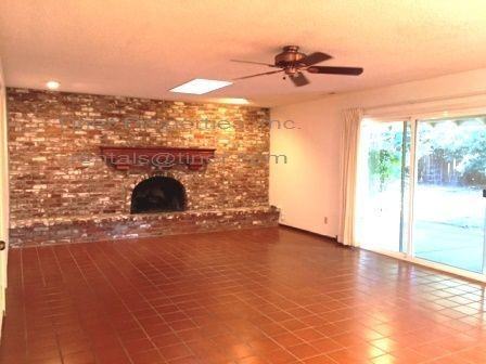 2275 University Ave - Photo 2 of 17