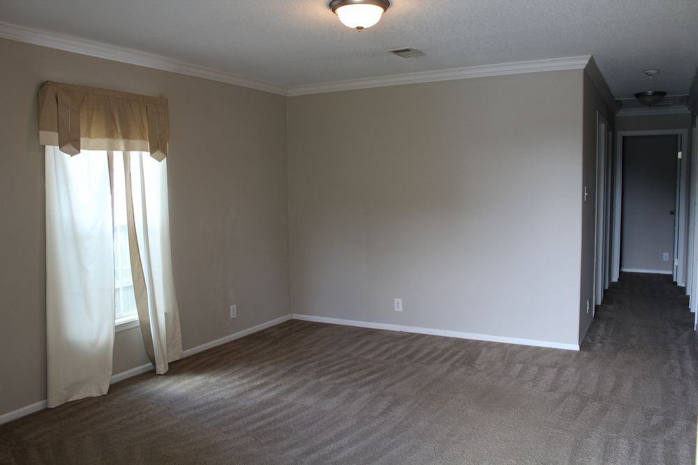 2210 Hegele St - Photo 3 of 11