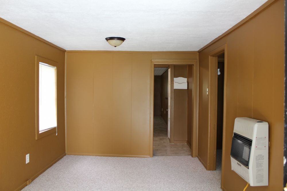 2390 Hegele St - Photo 2 of 8