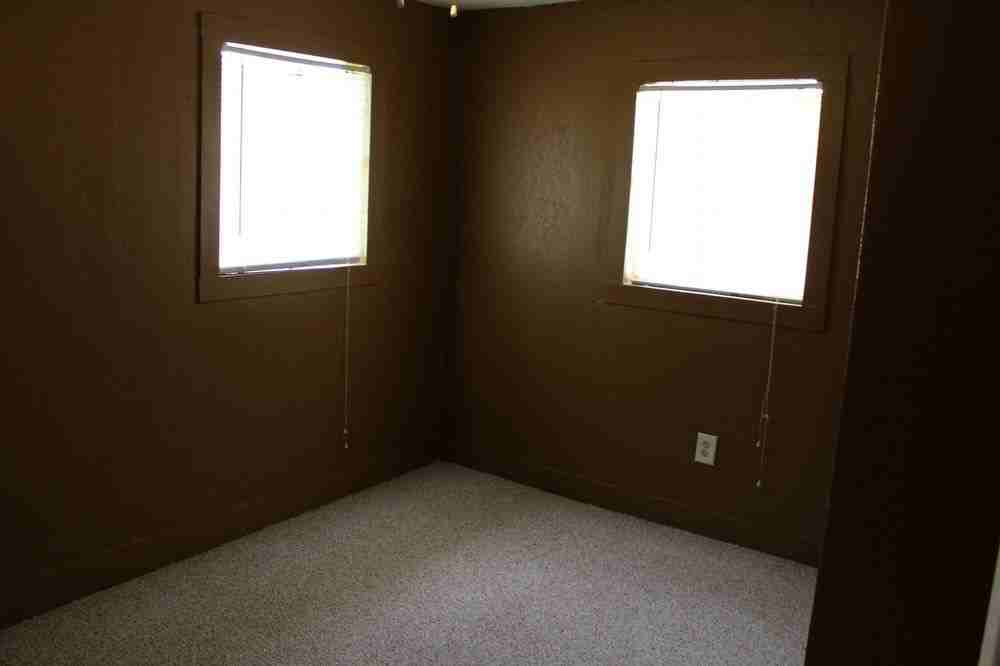 2390 Hegele St - Photo 3 of 8