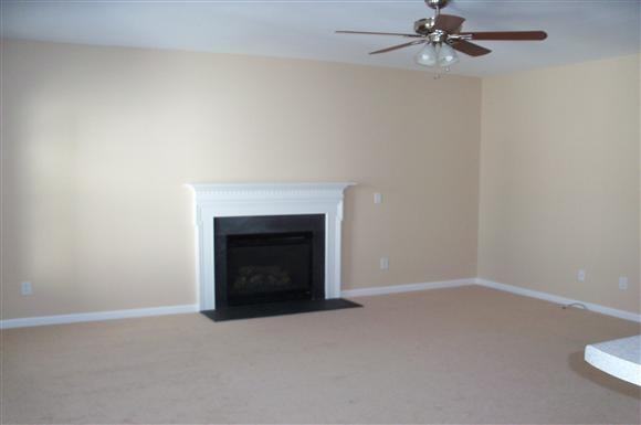 2582 Laurelview Dr NW - Photo 3 of 10